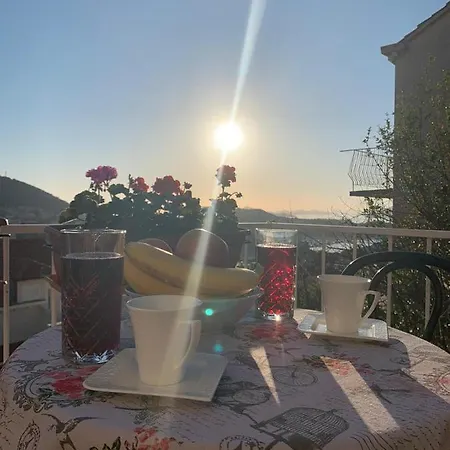 Dubrovnik Rooms 3* דוברובניק